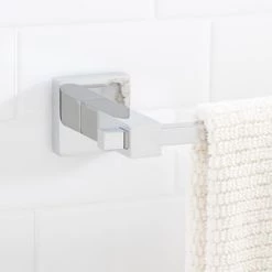 Deals 🔥 Signature Hardware Albury 24 in. Towel Bar in Chrome 🛒